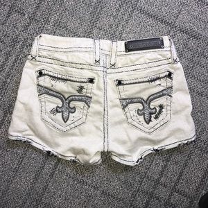 EUC Rock Revival Shorts Size 29 🌸